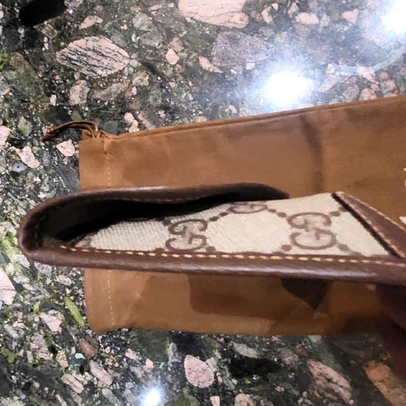 Authentic Gucci Sherry Clutch, Bum Bag, Belt Bag, Waist Bag, or Crossbody Bag - Picture 6 of 12